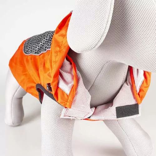 DUVO+ Pršiplášť pre psa červeno-čierny M - 50cm