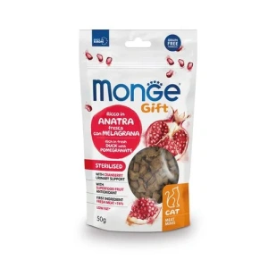 MONGE GIFT Meat Minis Sterilised 50g mäsové pochúťky pre sterilizované mačky s kačicou a granátovým jablkom