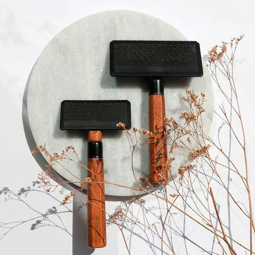 EBI NOIR JAPANDI Kefa k jemnému odstráneniu podsady a uvoľnených chlpov L 18,5x11,5x3cm