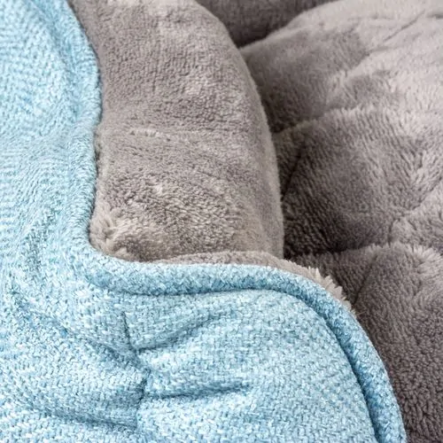 DUVO+ Mäkký obdĺžnikový pelech pre psov čierno-modrý S 53x42x18cm