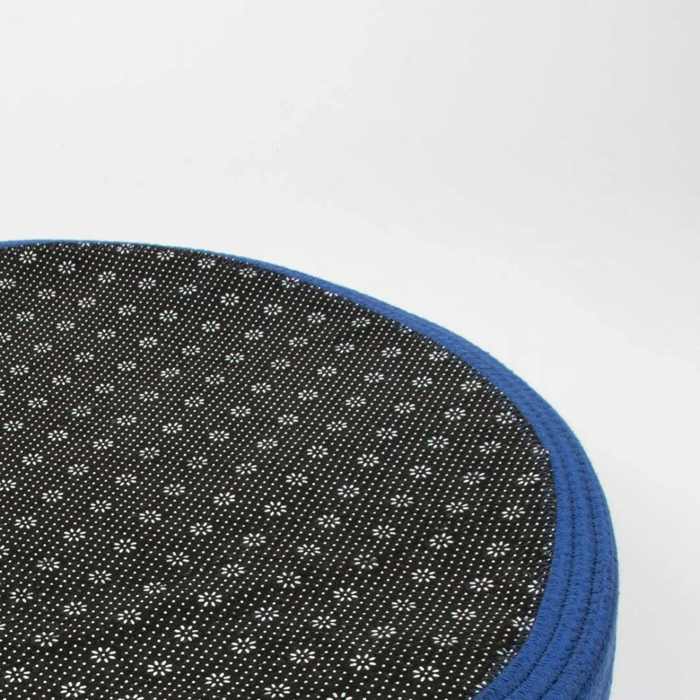 COOCKOO Lazy Lounge Pohodlný košík pre mačky 55x55x12cm modrý